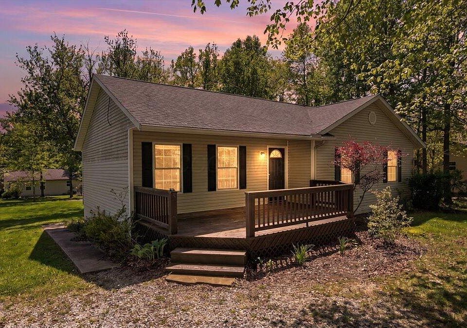 1st image of 710 Daffodil Dr