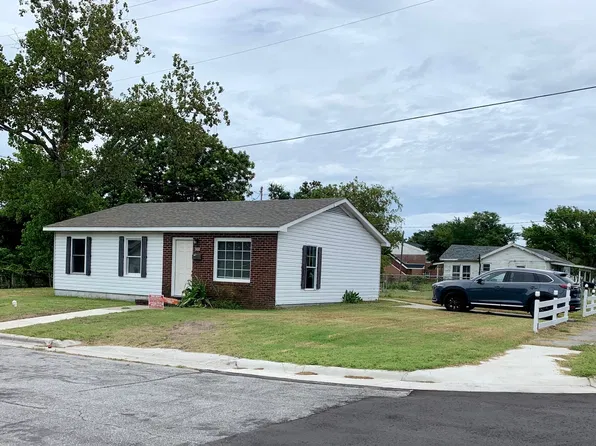 300 N 15th St, Morehead City, NC 28557