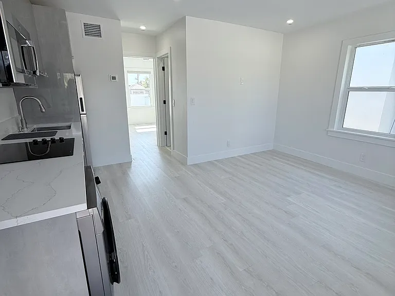5909 S Dixie Hwy #B — Photo 3