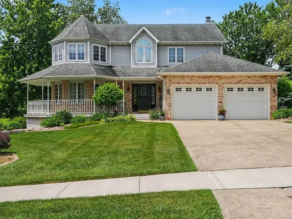 9260 Franklin Dr, Saint John, IN 46373