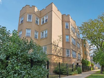 3558 W Belle Plaine Ave Unit 3, Chicago, IL, 60618