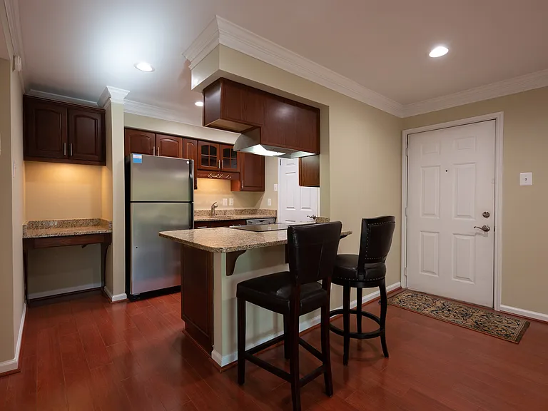 1537 Lincoln Way #203 — Photo 2