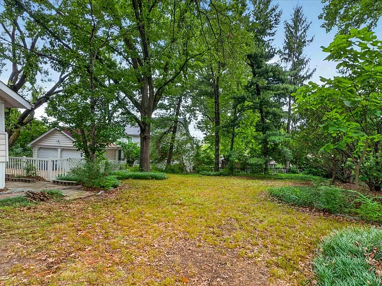 7325 Sutherland Ave — Photo 45