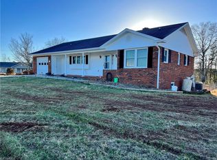 957 N Minton Rd, Millers Creek, NC 28651