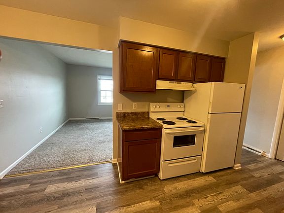 Kitchen - Refrigerator and Stove included