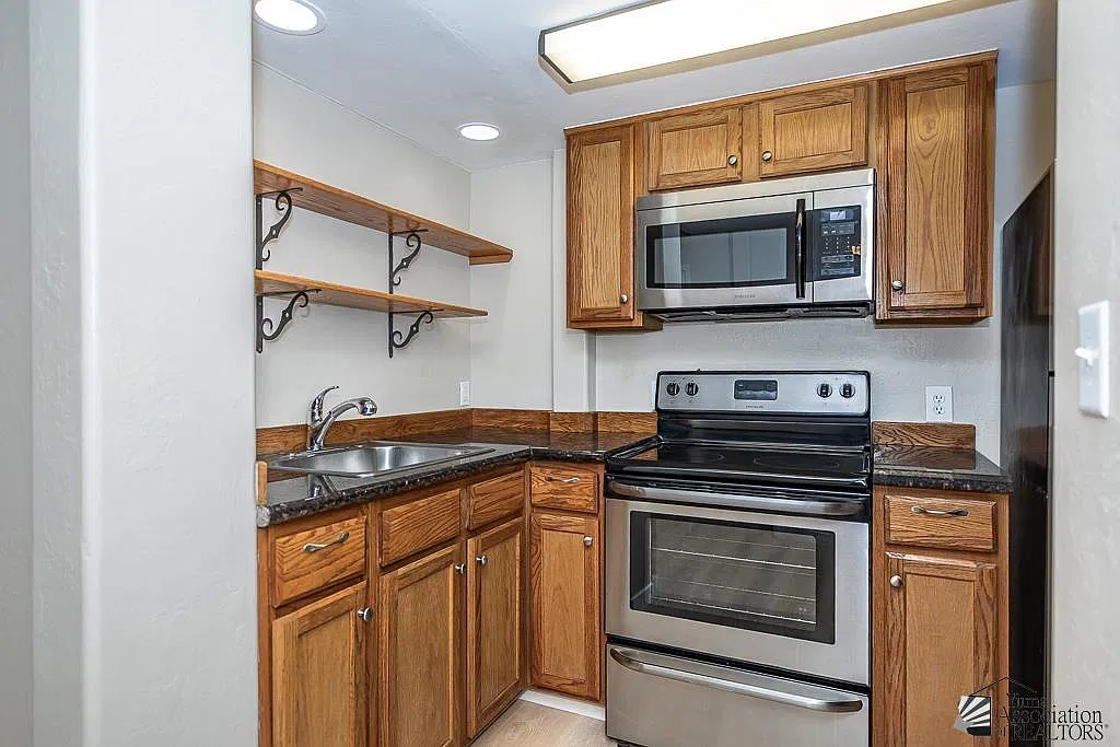 1 bed, 1.0 bath, 450 sqft, $900 — Photo 4