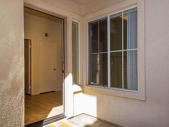 2nd image of 2265 Lago Ventana