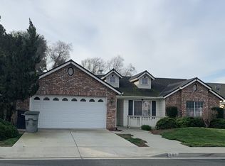 781 W Saffron St, Hanford, CA 93230
