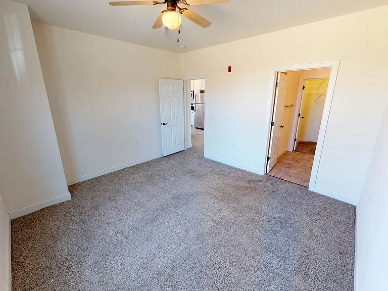 Delafield Woods Apartments — Photo 73