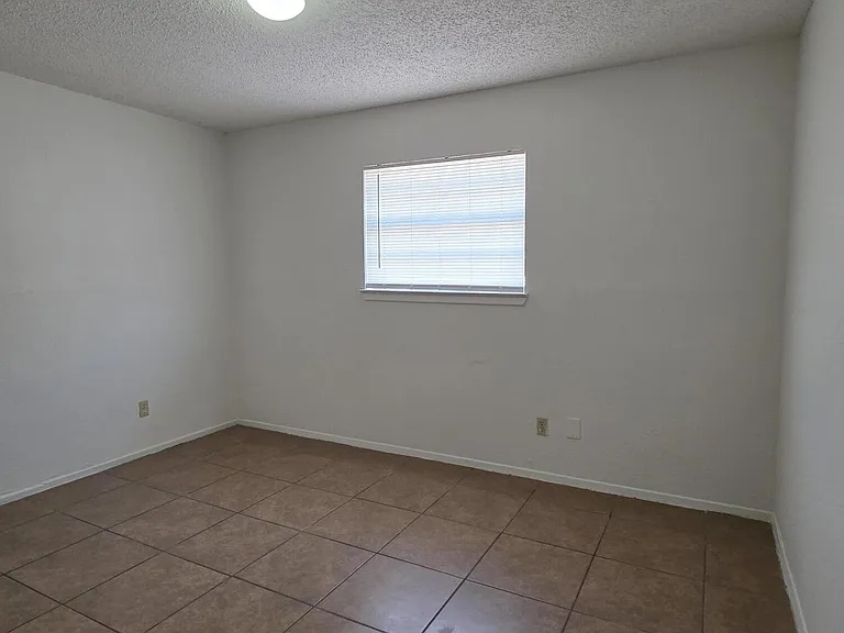 3005 Barkarian Pl — Photo 19