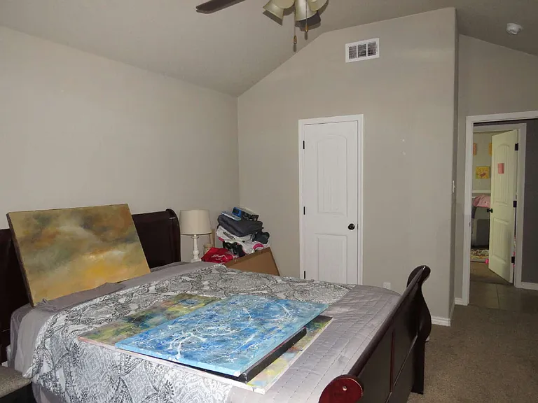 9805 Kaitlyn Dr — Photo 15
