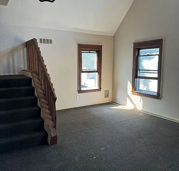 25 Rosewood Ter #UPPER — Photo 1