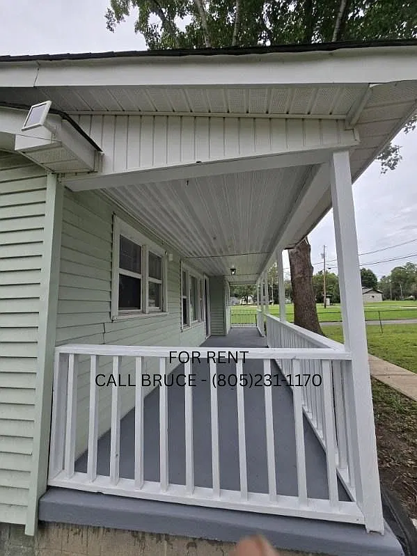 306 Hillcrest Circle Dr — Photo 3