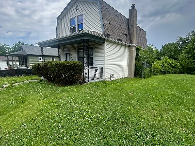 5230 Thrush Ave — Photo 2
