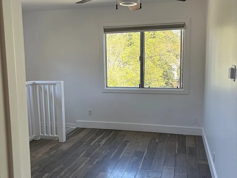 1695 Ronne Dr — Photo 4
