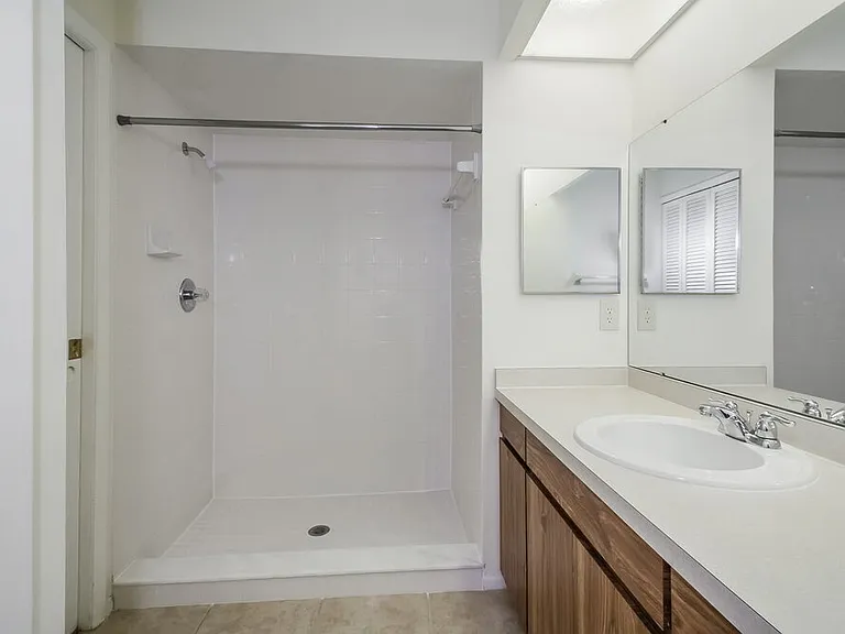 4249 Lancaster Dr — Photo 14