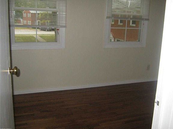 3rd image of 461 Kenwood Dr #K-3