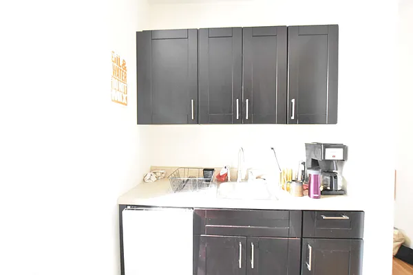 Rented by Clove Realty LLC | media 29