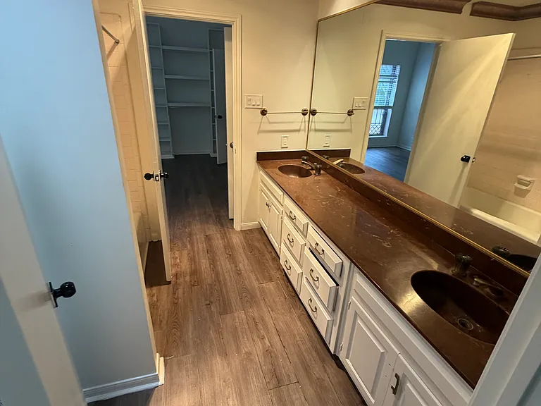 3201 Squireswood Dr — Photo 3
