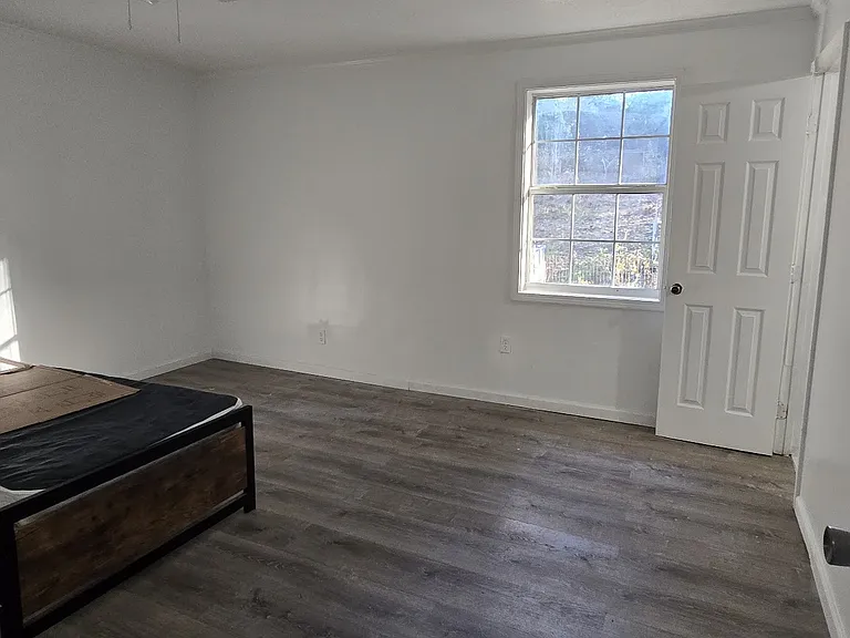 629 W Watson St — Photo 54