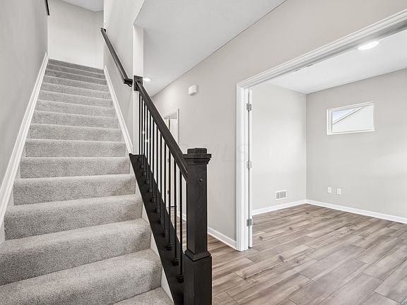 5th image of 1064 Quarry Oak Dr