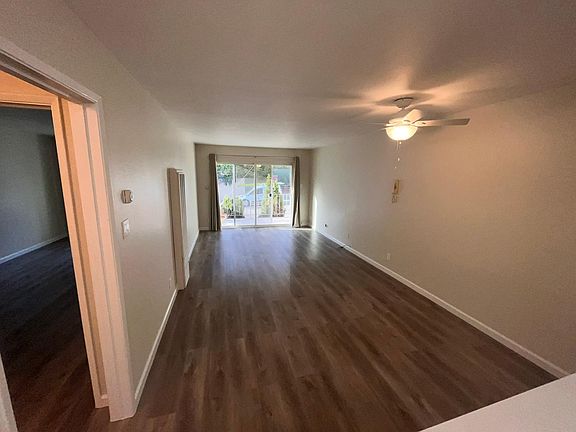 4th image of 456 Wayne Ave #103