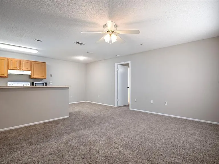 637 Buoy Ln #201 — Photo 6
