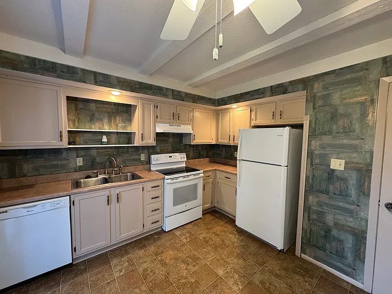 8120 Monrovia St — Photo 4