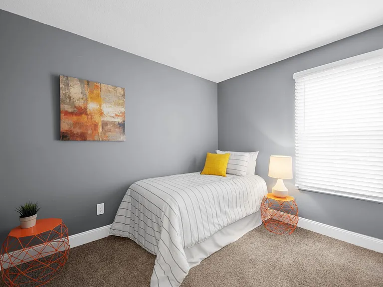 Kingswood Court Apartments and Townhomes — Photo 15