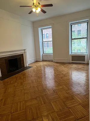 18 West 69th Street #4A