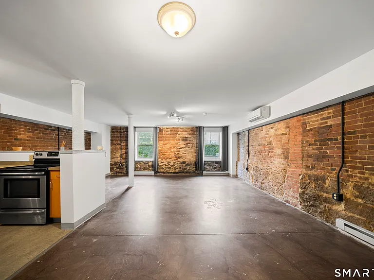 40 Elm St #B — Photo 6