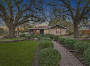 812 N 13th St, La Porte, TX 77571