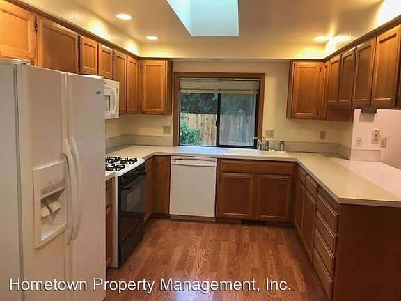 3rd image of 1321 Tabitha Ct NW