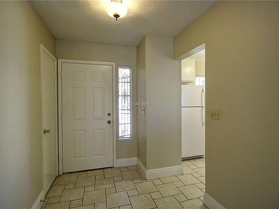4th image of 699 Whispering Palms Dr