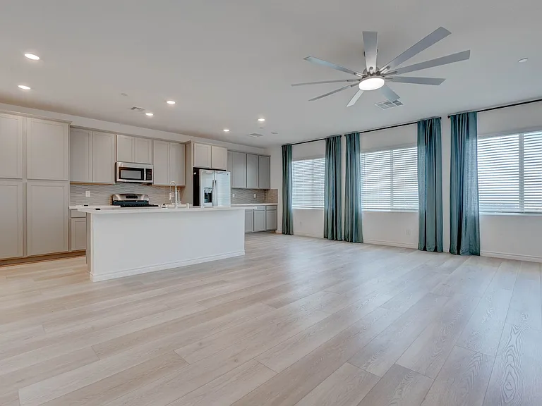 3302 Viola Hills Ave — Photo 3