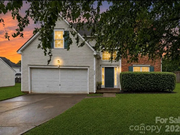 3527 Mallory Taylor Ln, Charlotte, NC 28216