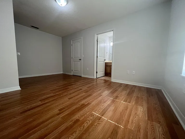 1860 NE Roberts Trl — Photo 12