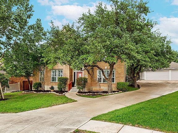 2nd image of 486 Diamond Oak