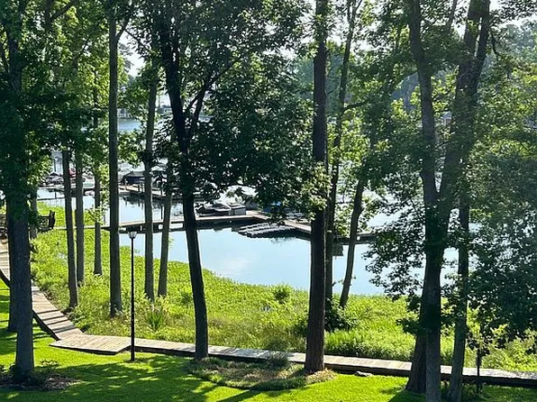 301 Harbor Heights Dr #C, Lexington, SC 29072