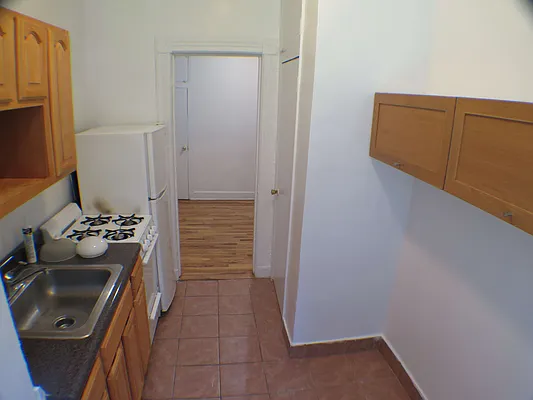 Rented by Glasser Realty LLC | media 9