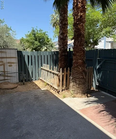 4264 White Sands Ave — Photo 3