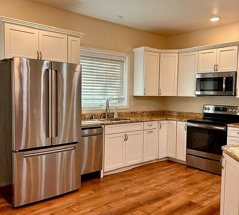 5th image of 4263 Birch Ln