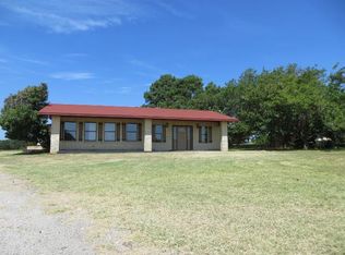 2100 Gage Rd, Cleburne, TX 76031