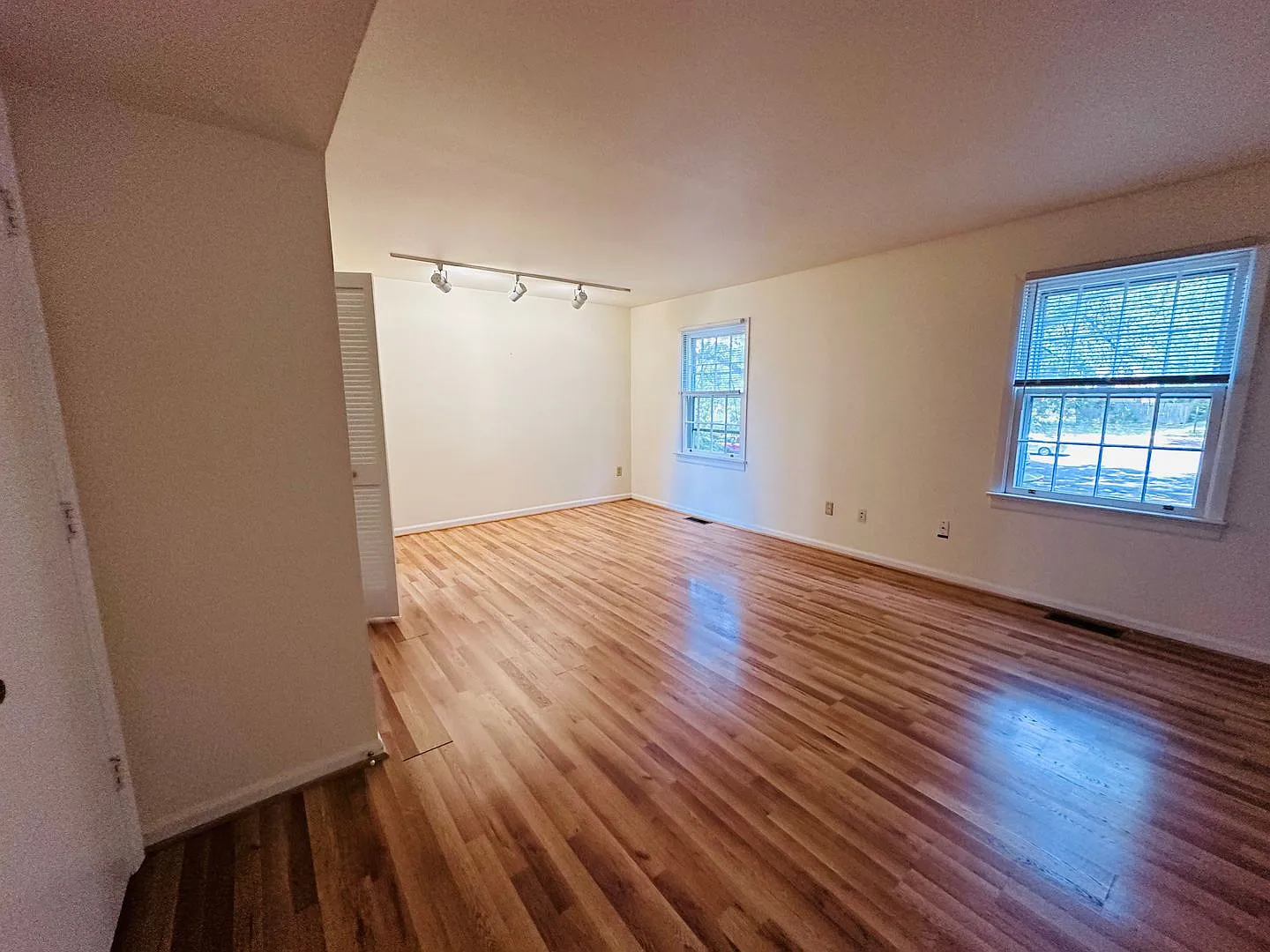 3 Bedroom 2.5 Half Bath Townhouse — Photo 4