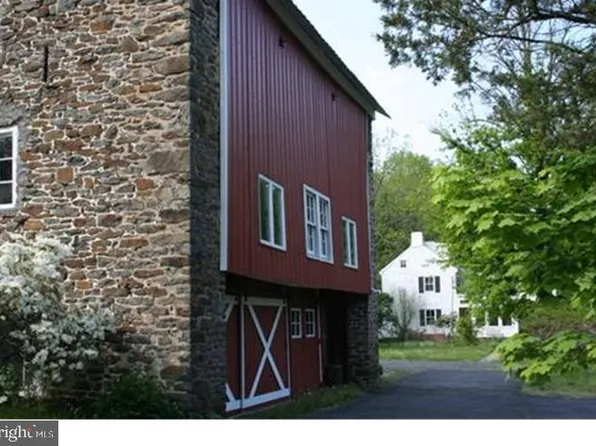 654 Harrisburg School Rd, Quakertown, PA 18951