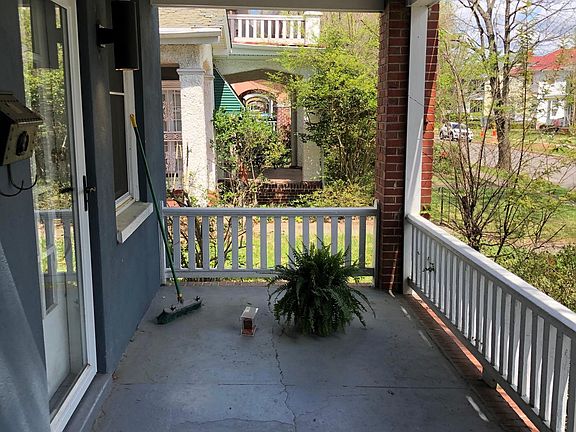 2nd image of 3000 Montrose Ave Unit A
