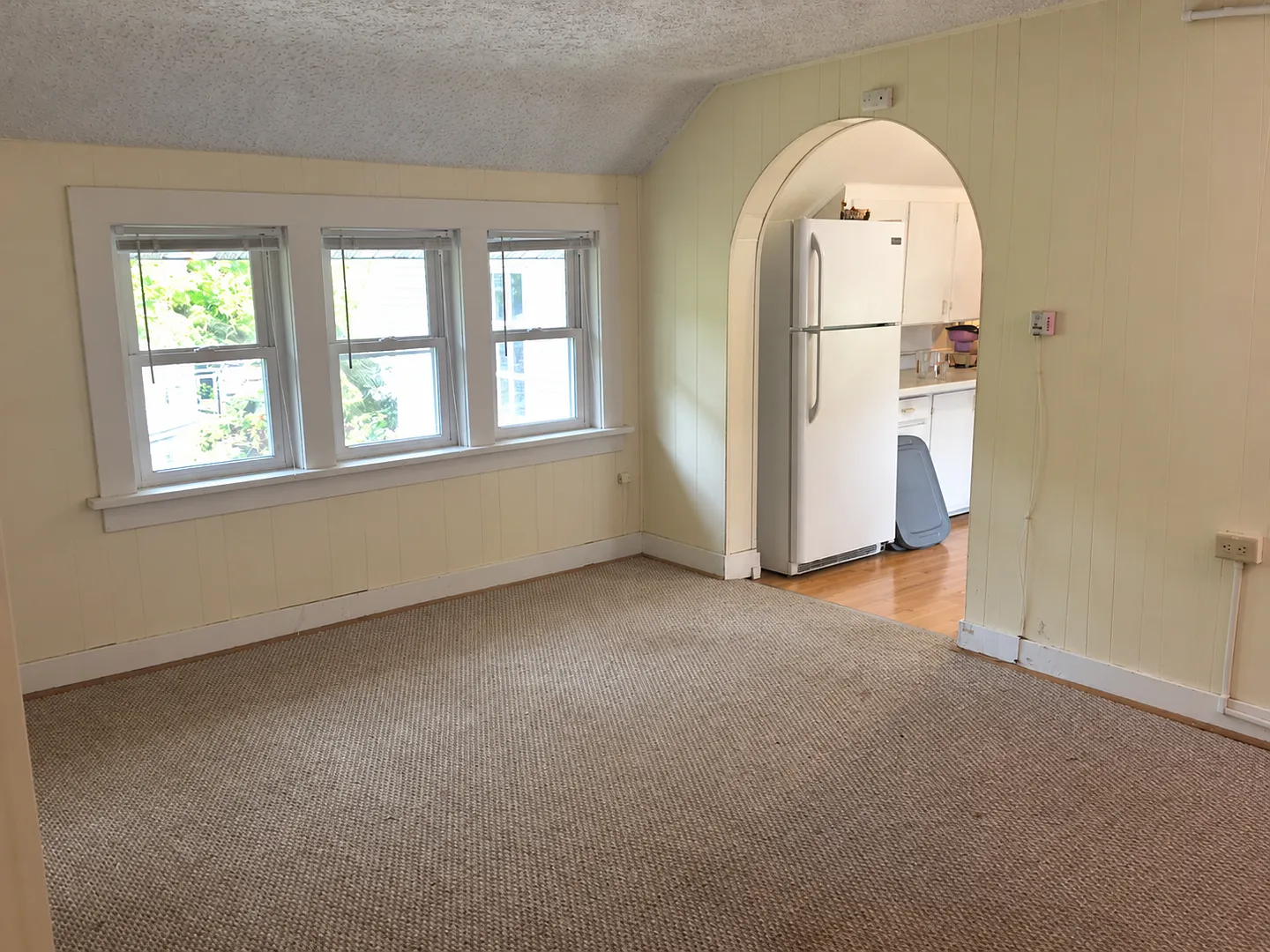 1109 S Farwell Street — Photo 3