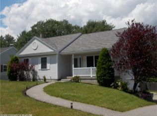 4 Parkside Dr, Biddeford, ME 04005