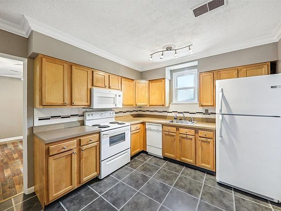 5th image of 7925 Joel Ave