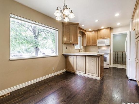 4th image of 8125 S Creek Cir